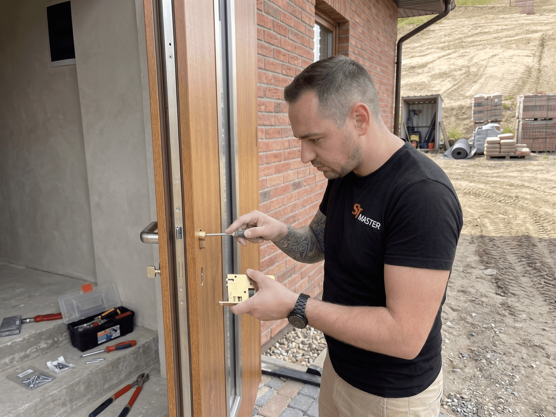 Wymiana zamka w  drzwiach Szczecin - złota rączka STmaster