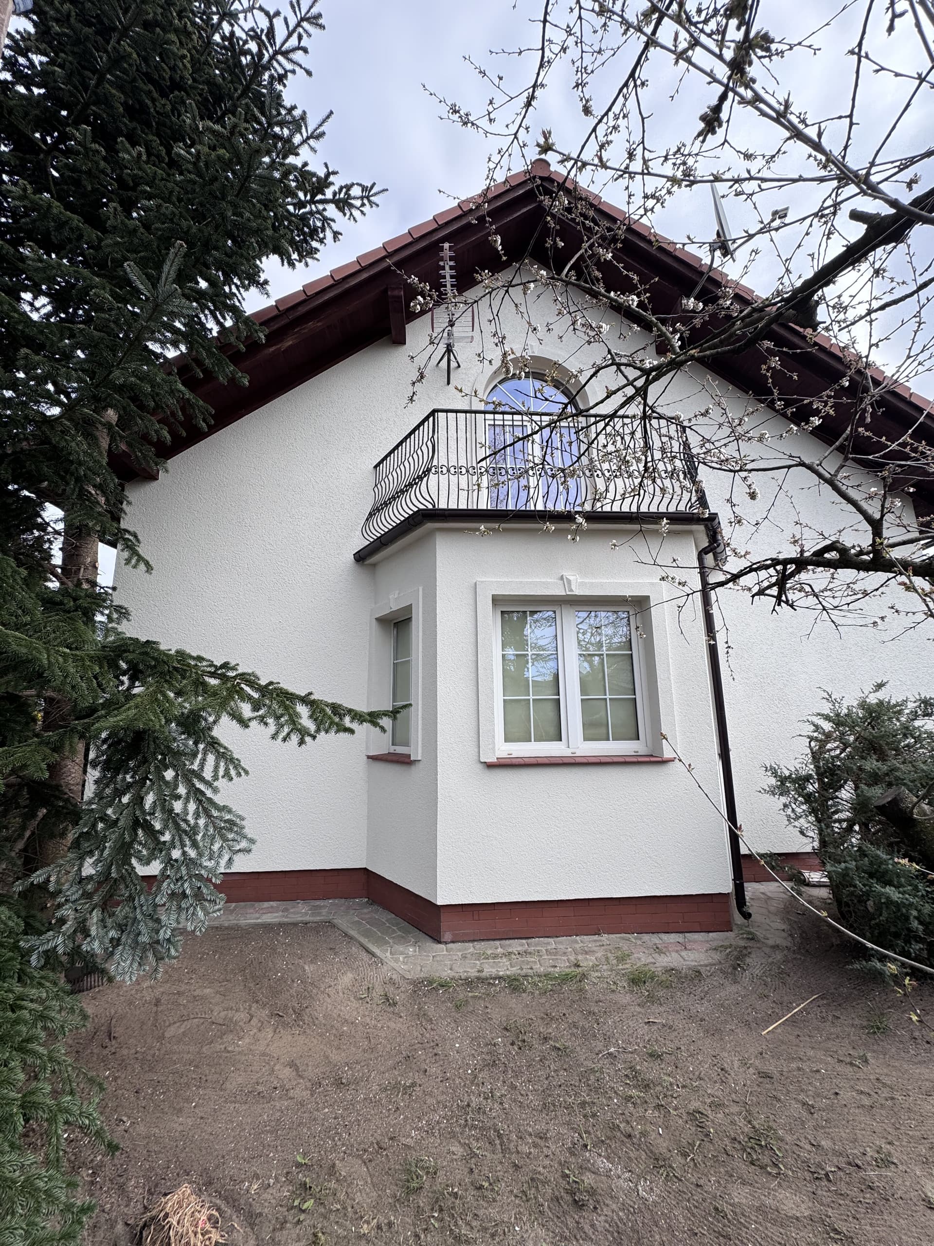 Dom po dociepleniu i nowym tynku - realizacja STmaster w rejonie Goleniowa