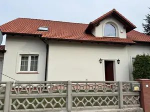 Dom jednorodzinny w Goleniowie po myciu i malowaniu elewacji - efekt koncowy realizacji STmaster